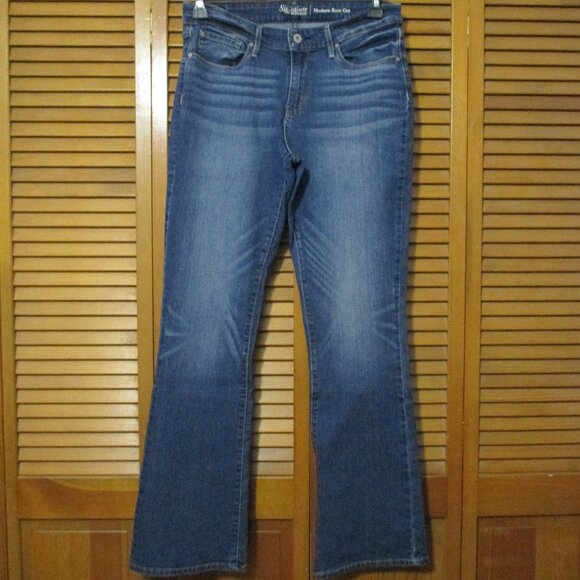 Levi's Jeans Signature Modern Boot Cut blue jeans with stretch, mid rise size 12 - Picture 1 of 9